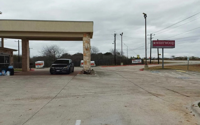 Westwood Inn Extended Stay by OYO Gonzales TX