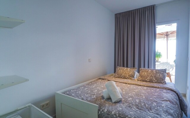 San Sebastian Apartment with Patio by Hello Apartments Sitges