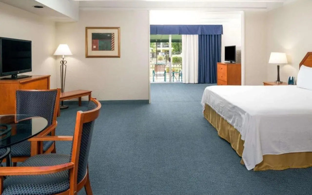 Independence 47 Hotel