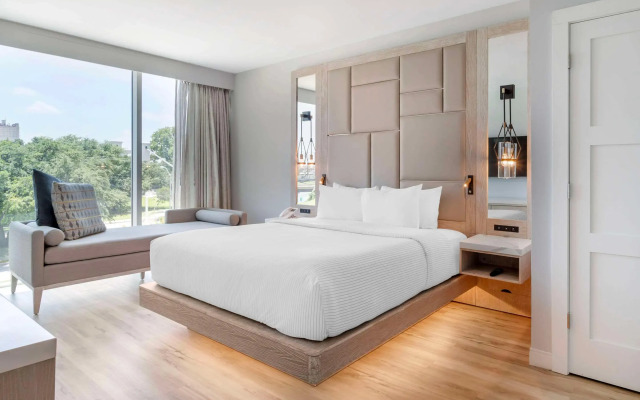 Cambria Hotel Waco Univ Riverfront