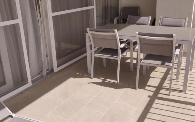 Wileg 4B Luxury Two Bedroom Apartment with Shared Swimming Pool.