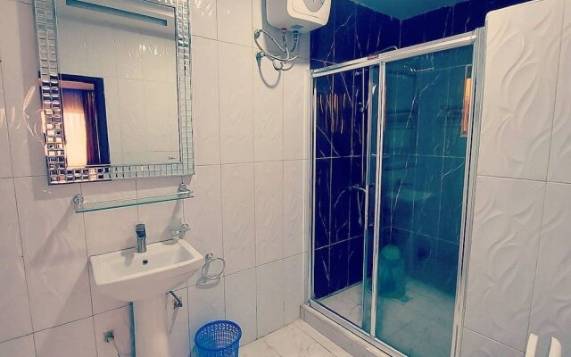 Piccadilly Suites and Luxury Apartment