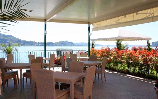 Elegant Apartment in Meina With Lake View