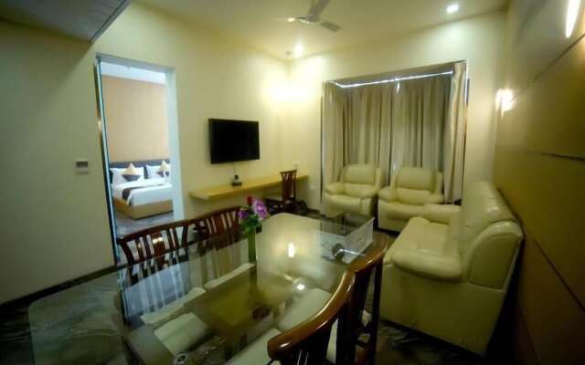 Alexander Luxury Hotel