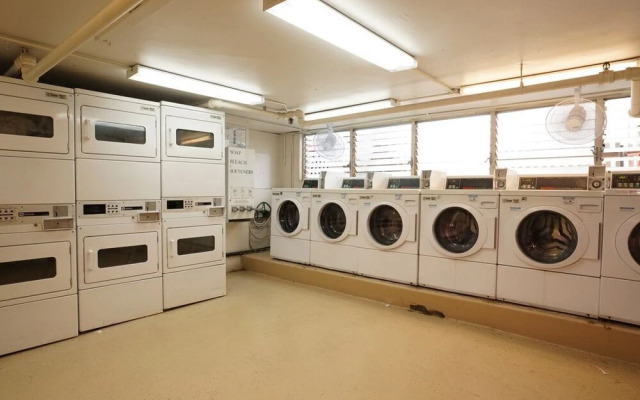 Waikiki Grand 704 - studio Br Condo