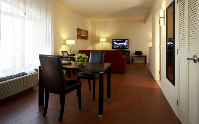 Holiday Inn Hotel & Suites Montreal Airport by IHG