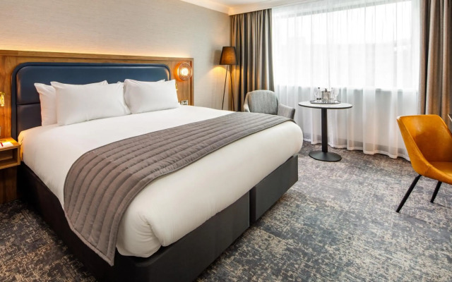 Crowne Plaza Manchester Airport by IHG