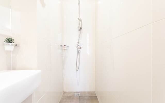 Royal Residence Charming 2 Bedroom - Talbot 3b