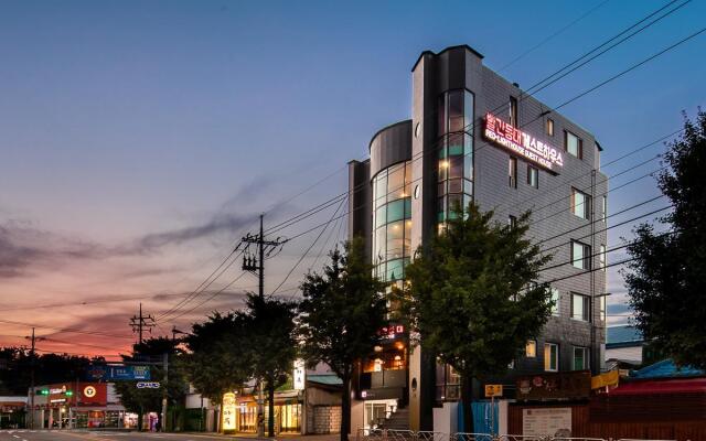 Sokcho Red Lighthouse Hotel & Guest House