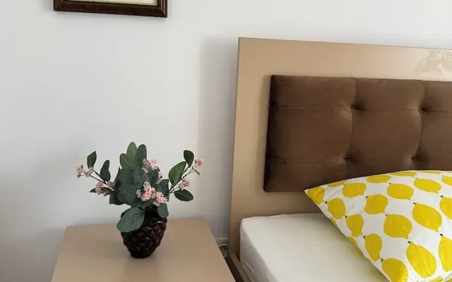 Serenity Apartments and Studios