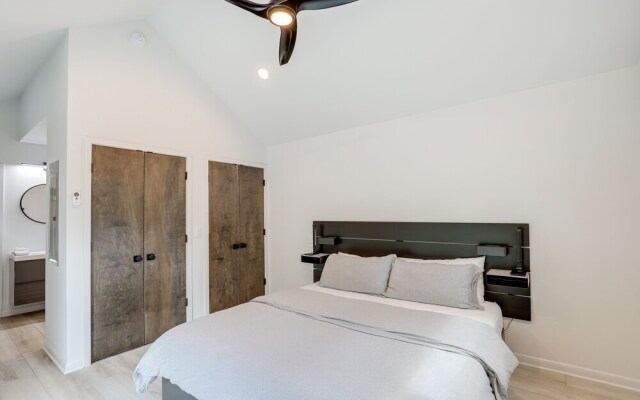 Brevard Retreat: Fireplace, Deck & Screened Porch!