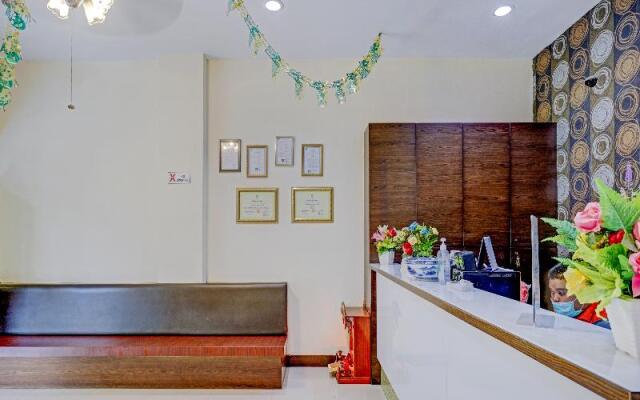 OYO 90350 Hotel Five Star 2