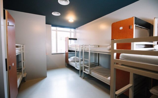 ClinkNOORD - Hostel