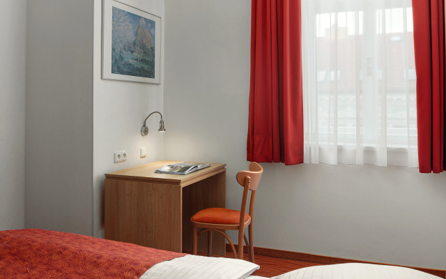 Hotel Ambiance - Image 5