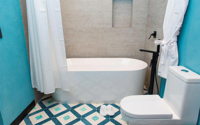 Antigua Trece Hotel Fusión