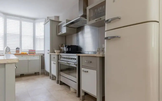 Tetcott Road by Onefinestay
