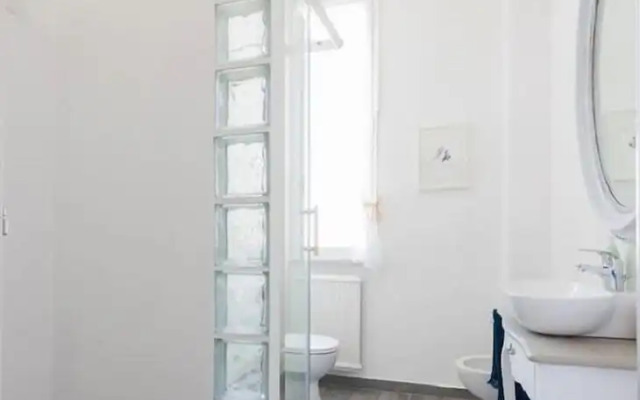 B&B In White