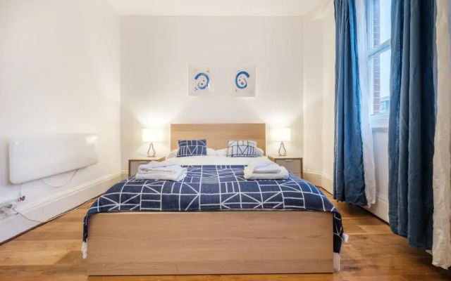 Oxford Street London by Threstle