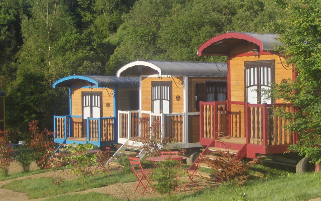 Le Village des Monédières - Slowmoov