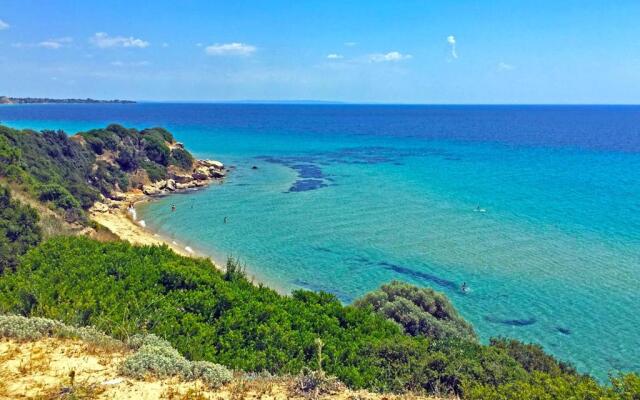 Villa Fofo - Beautiful Sea Front Villa with 650m2 garden