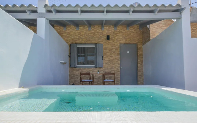 Avgerinos Deluxe Rooms
