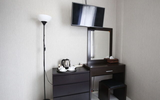 RedDoorz @ Slipi Jaya