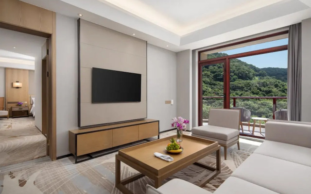 Crowne Plaza Zhoushan Seaview, an IHG Hotel