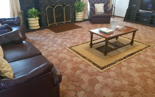 Charming 6-bed House With Swimming Pool in Harare