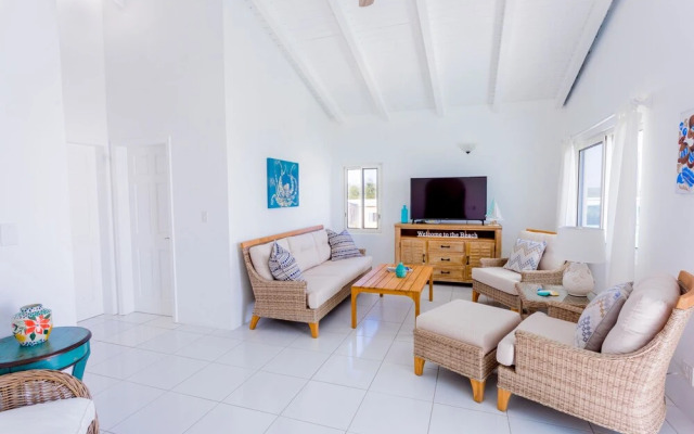 Coralito Bay Suites & Villas
