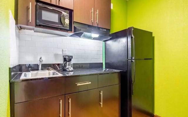 Studio 6 Cypress, CA