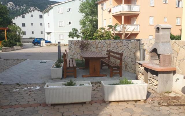 Apartment Lovorka 5
