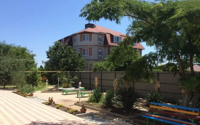 Guest House on Ulitsa Svyatogo Georgiya