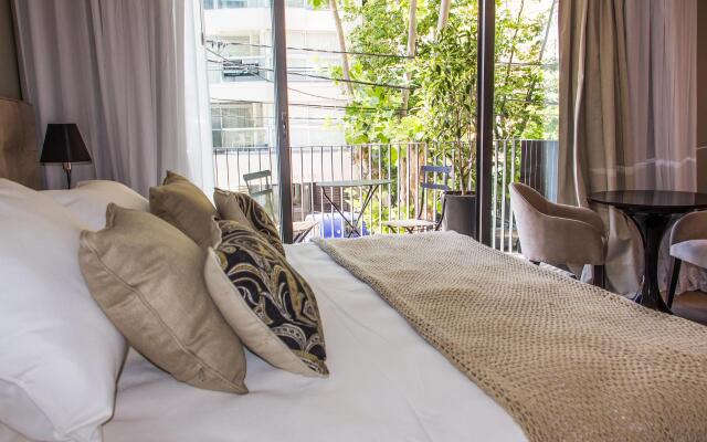Nuit Hotel