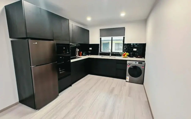 Hibiscus Suites And Residences