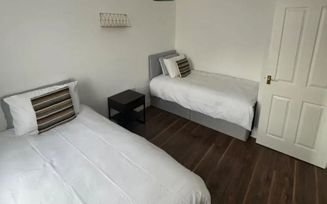 Trowbridge House, Long Stay Disc, Parking, Wifi