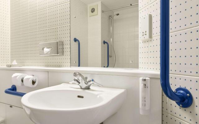 Days Inn By Wyndham Fleet M3