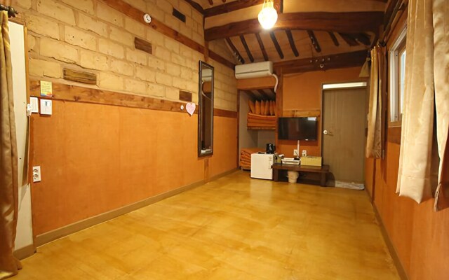 Jeonju Damso Pension