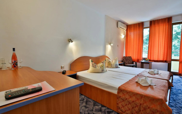 Hotel Kamchia Park