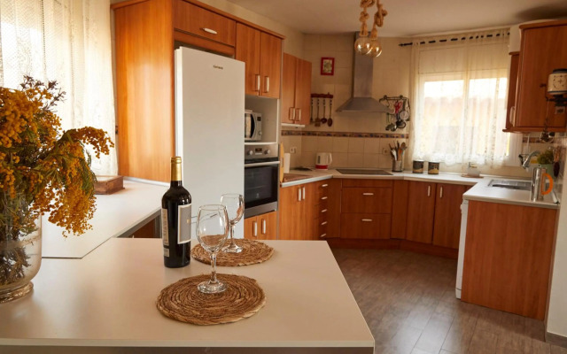 Amazing Vila close to Sitges, jacuzzi, swimming pool & exellent views