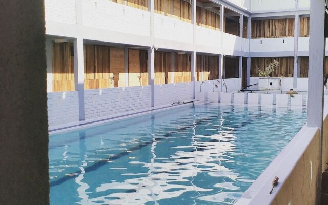 Pavilion Inn Hotel