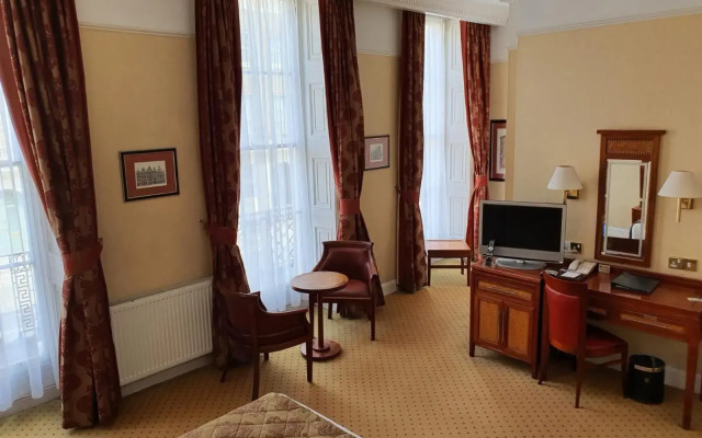 Grange Clarendon