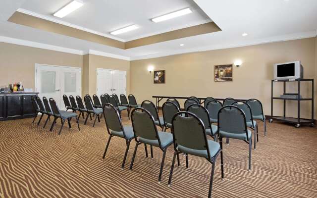 La Quinta Inn & Suites by Wyndham Pearland - Houston South