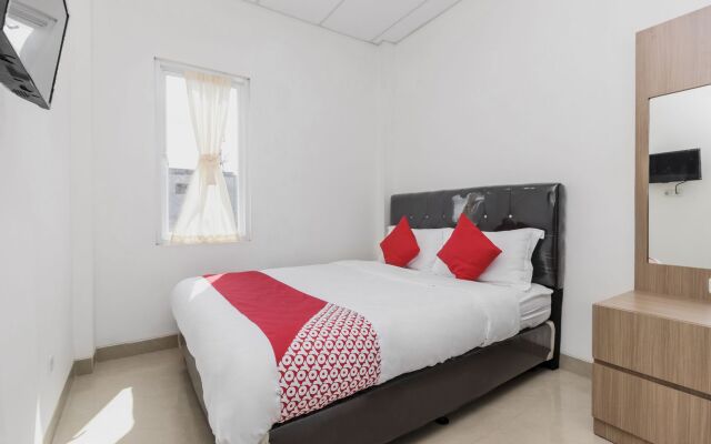 Hotel O Sarkawi Residence