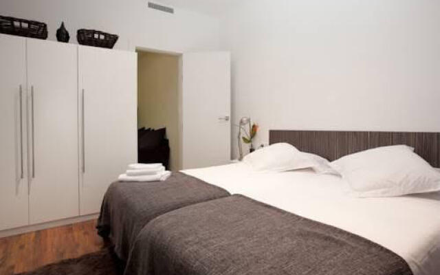 Bbarcelona Fira Superior Flats