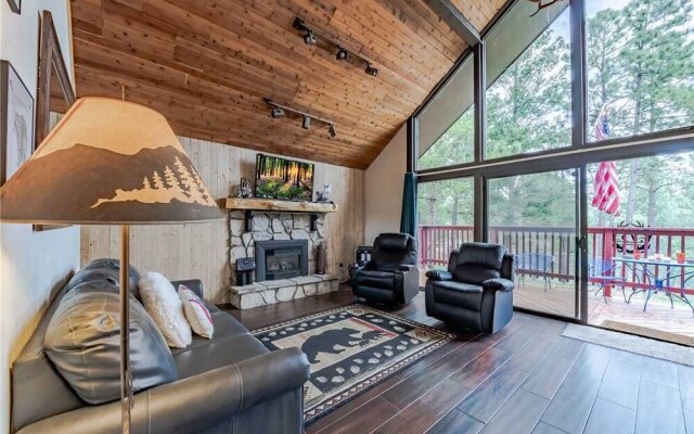 Midtown HideAway - Two Bedroom Cabin