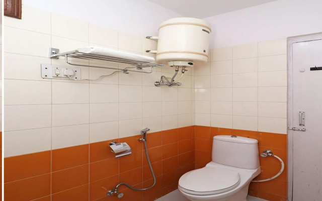 Golden Castle Lodge by OYO Rooms