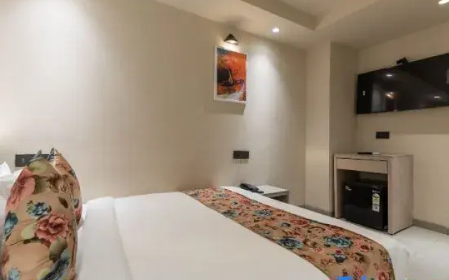 Hotel Redvibe-A Unit of RVS Groups