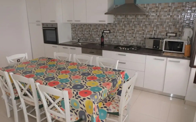 Spacious Holiday Home With Terrace & Great Sea View