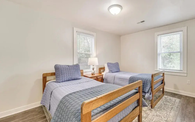 Walk to Dtwn Branson: Pet-friendly Home!