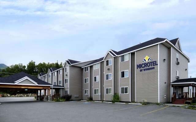 Microtel Inn & Suites by Wyndham Eagle River/Anchorage Area